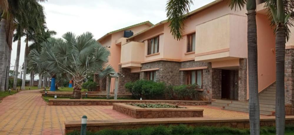 Krishna Heritage Resort Badami Exterior photo